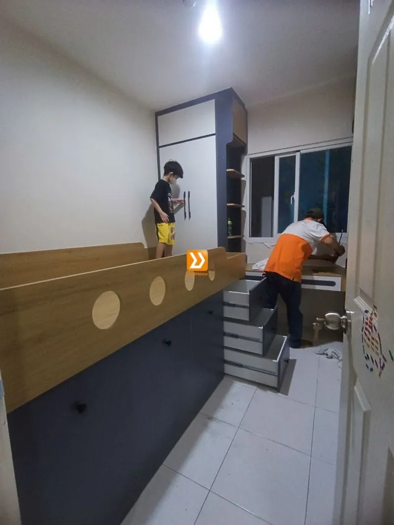 Phòng ngủ với hệ giường tủ bàn kết hợp nhà chị Hà - Ảnh 12