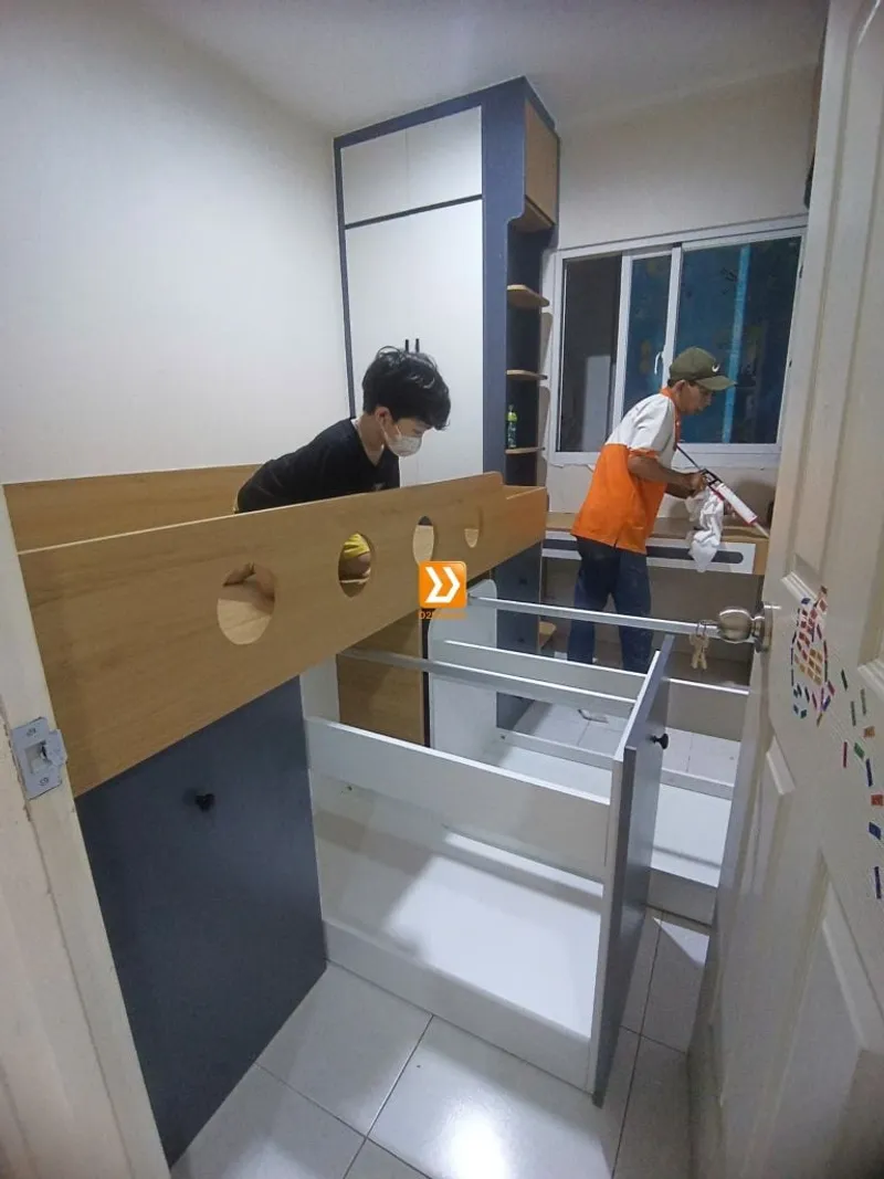Phòng ngủ với hệ giường tủ bàn kết hợp nhà chị Hà - Ảnh 14