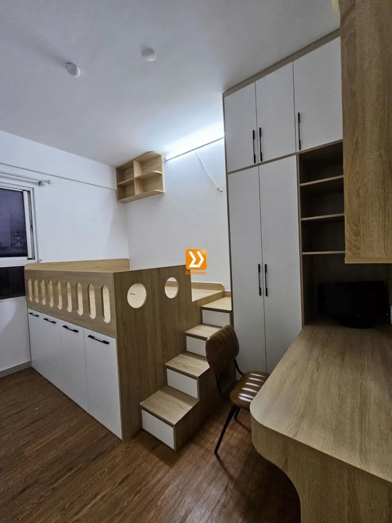 Phòng ngủ cho bé với hệ giường tủ bàn kết hợp nhà chị Sâm - Ảnh 12