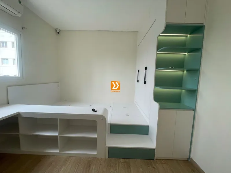 Phòng ngủ cho bé với hệ giường tủ bàn kết hợp nhà chị Uyên - Ảnh 3
