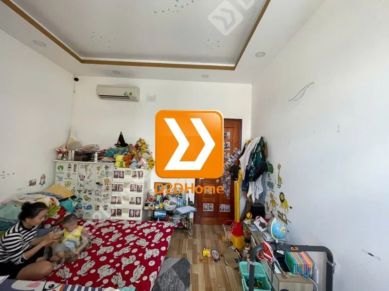 Phòng ngủ giường tầng cho bố mẹ và 2 bé trai nhà chị Linh Neo - Ảnh 14