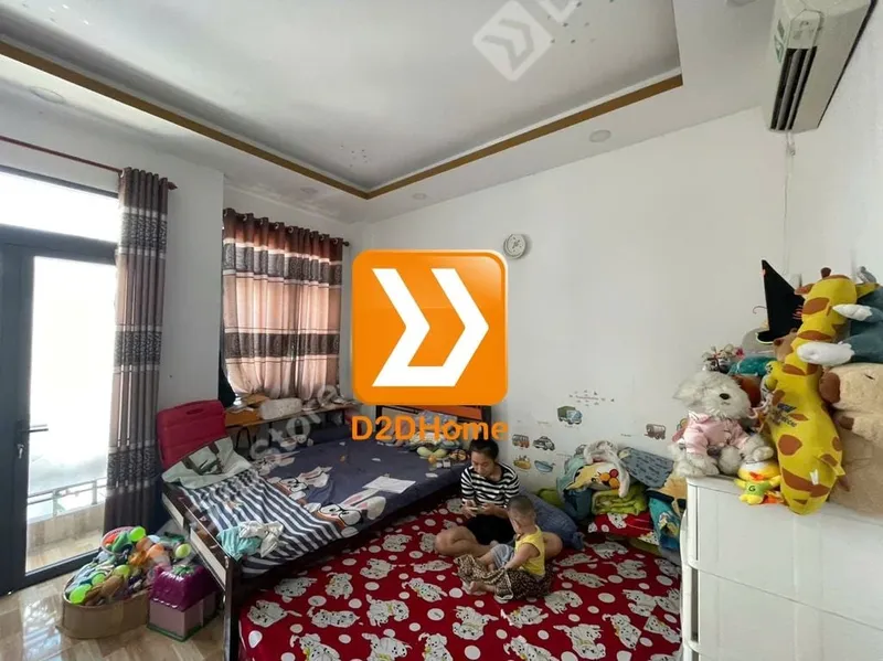 Phòng ngủ giường tầng cho bố mẹ và 2 bé trai nhà chị Linh Neo - Ảnh 15